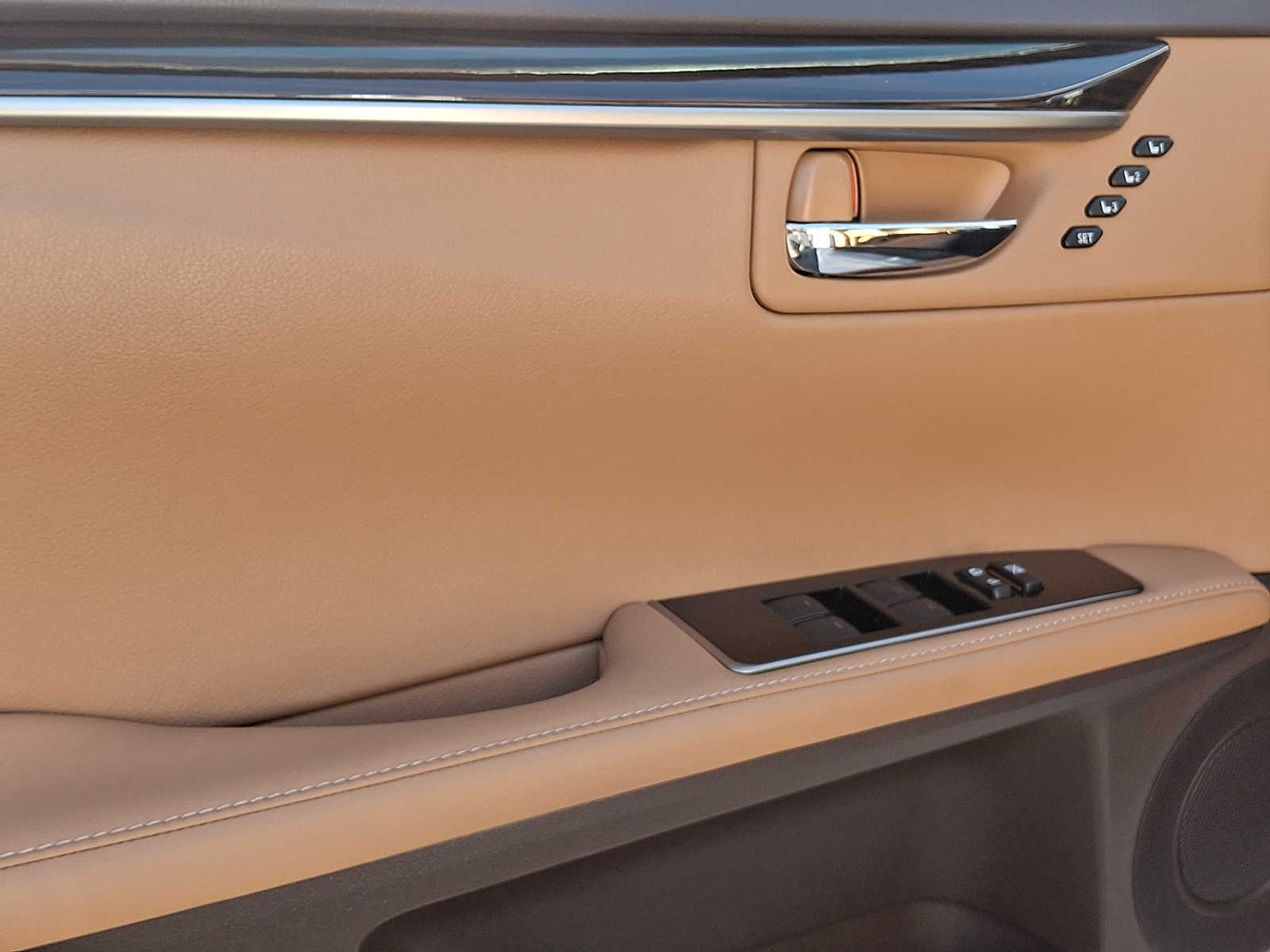 Thumbnail: 2017 Lexus ES - 9