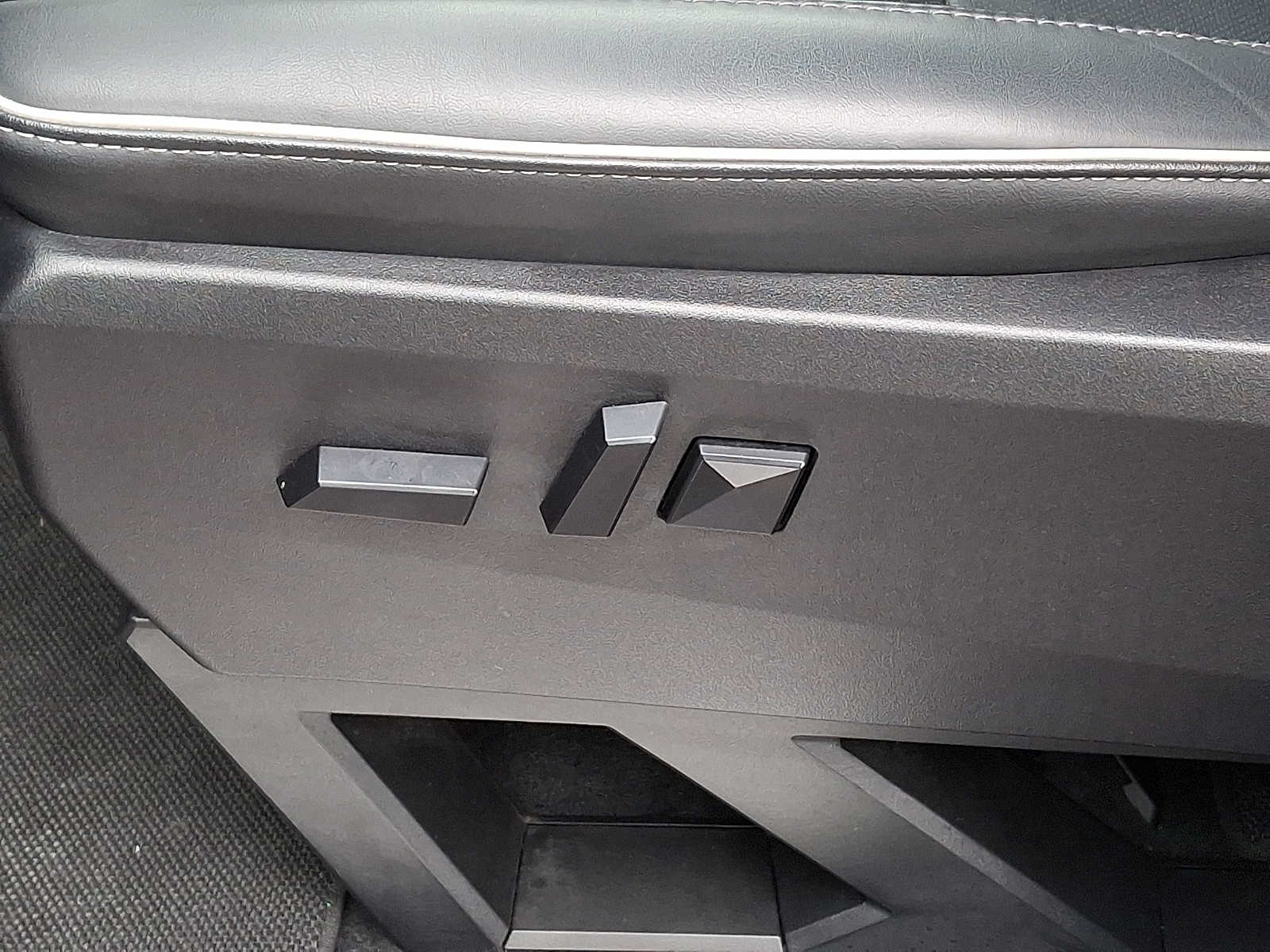 Thumbnail: 2025 Tesla Cybertruck - 12