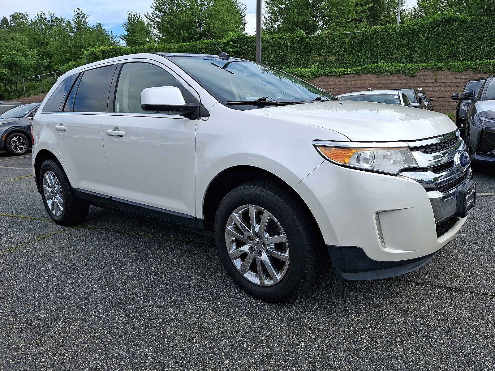 Thumbnail: 2011 Ford Edge - 3