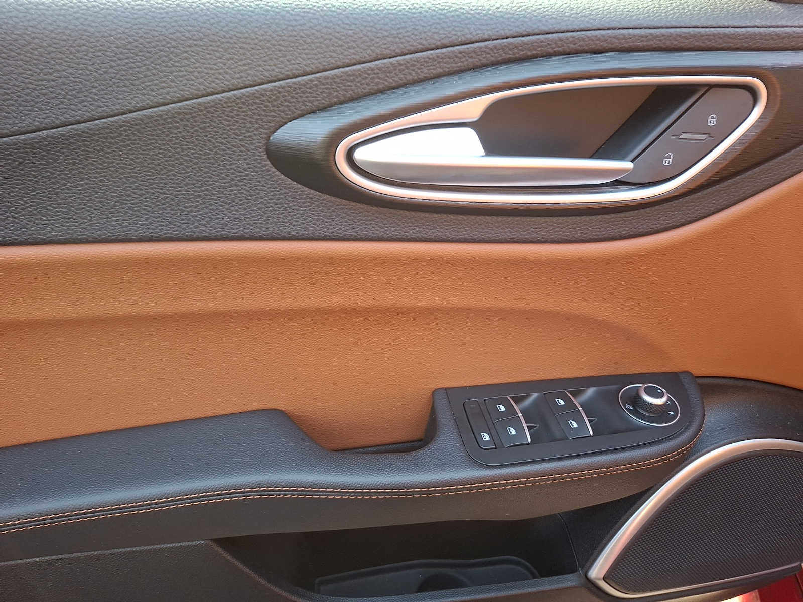 Thumbnail: 2018 Alfa Romeo Giulia - 8