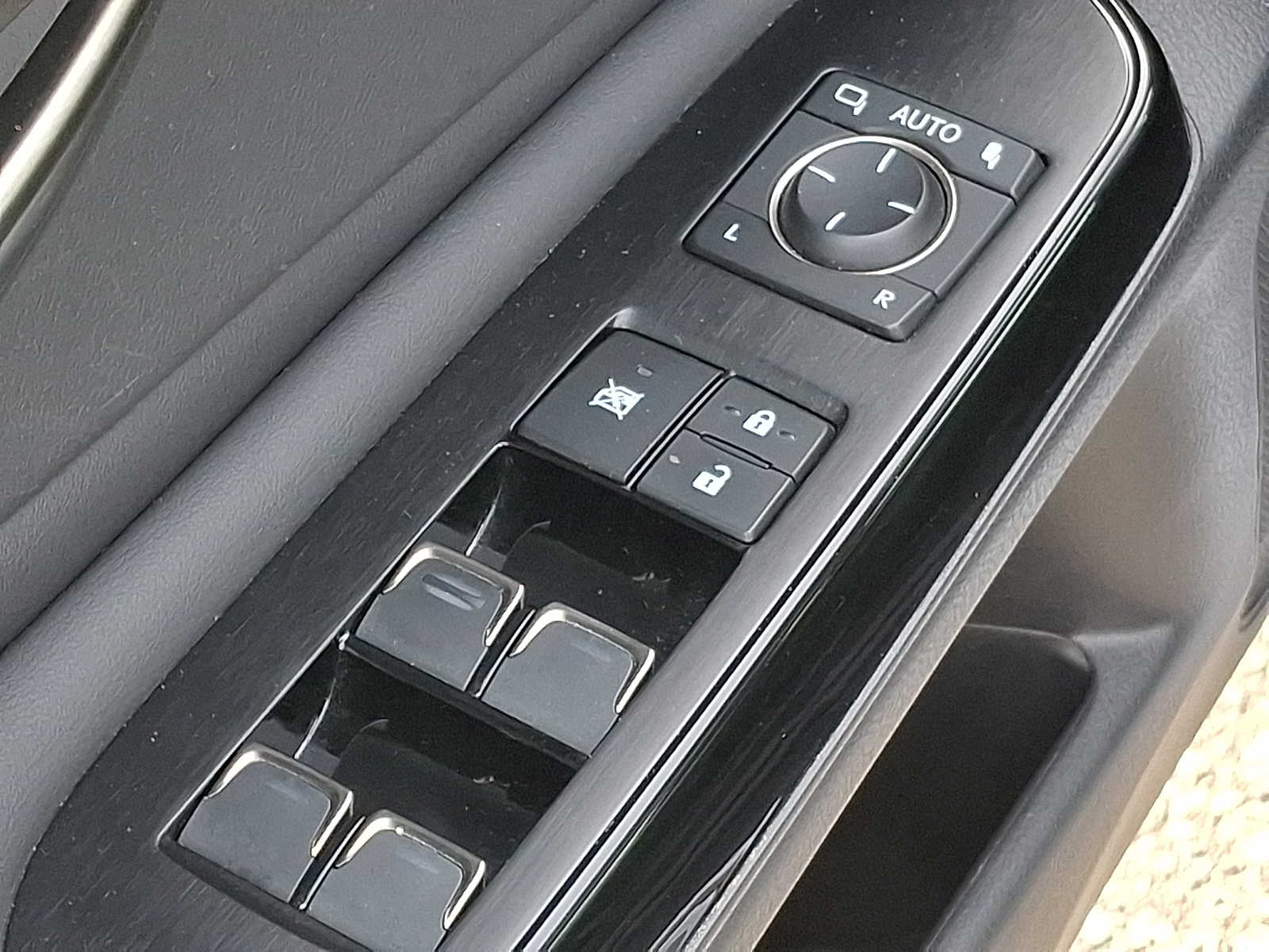 Thumbnail: 2023 Lexus ES - 30