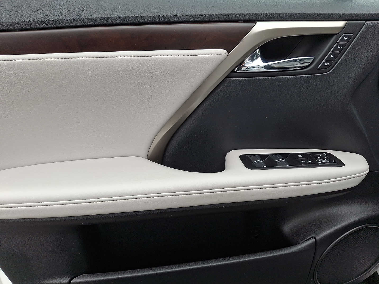 Thumbnail: 2020 Lexus RX - 8