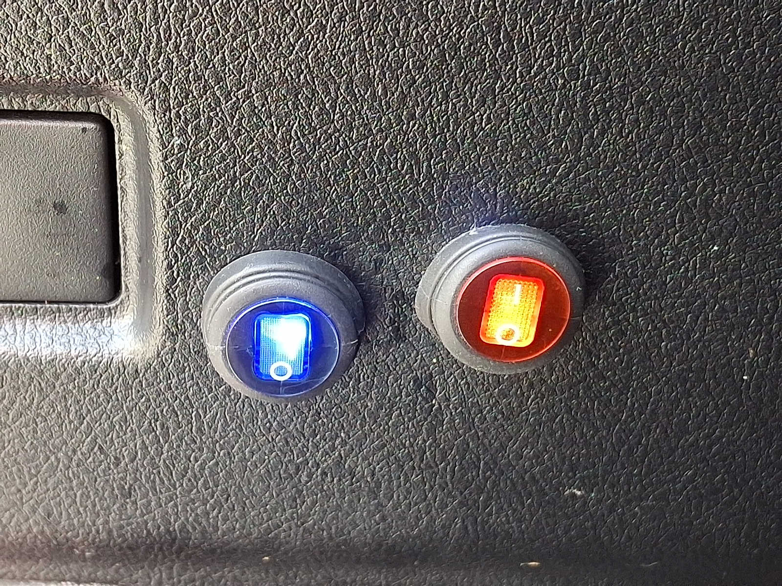 Thumbnail: 2021 Toyota 4Runner - 23