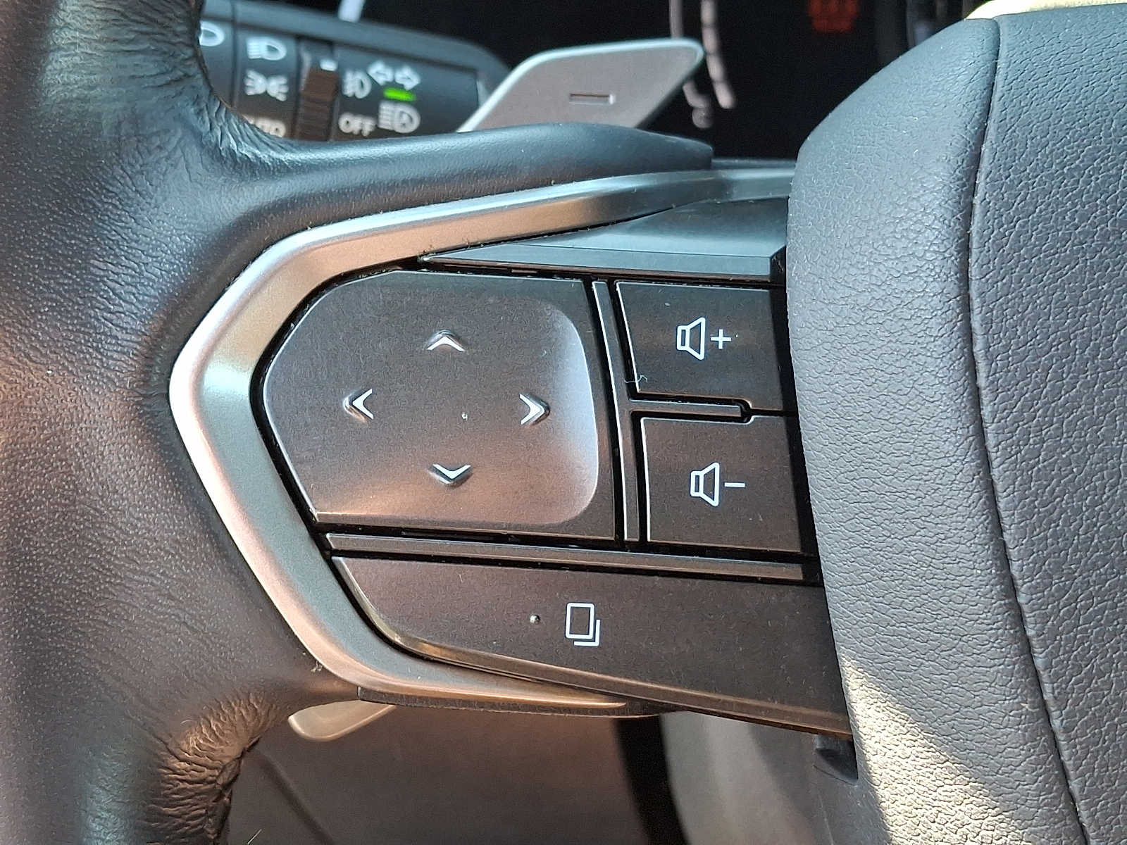 Thumbnail: 2023 Lexus RX - 17