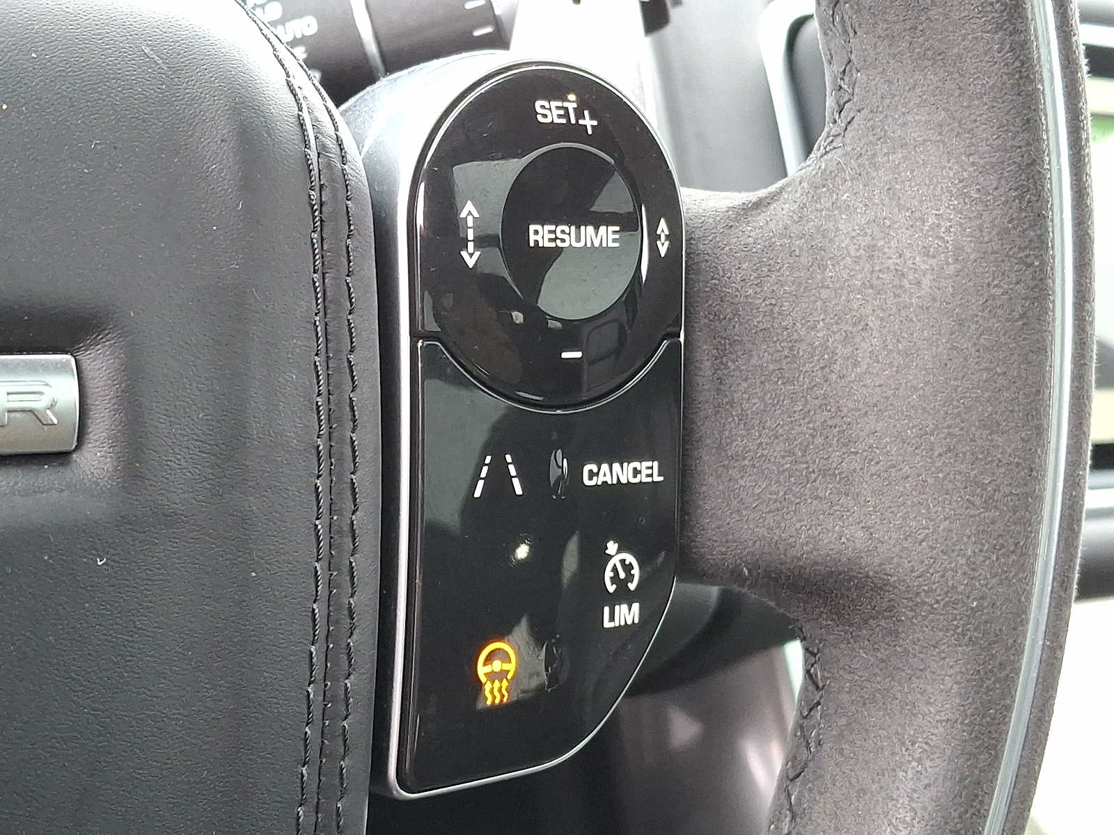 Thumbnail: 2020 Land Rover Range Rover Sport - 20