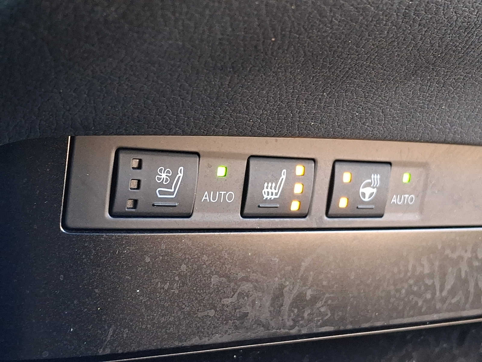 Thumbnail: 2023 Lexus ES - 23