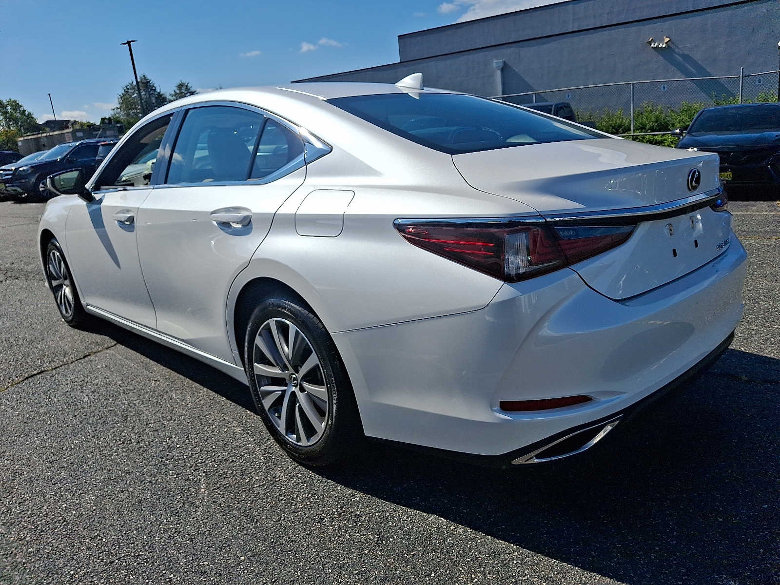 Thumbnail: 2019 Lexus ES - 6