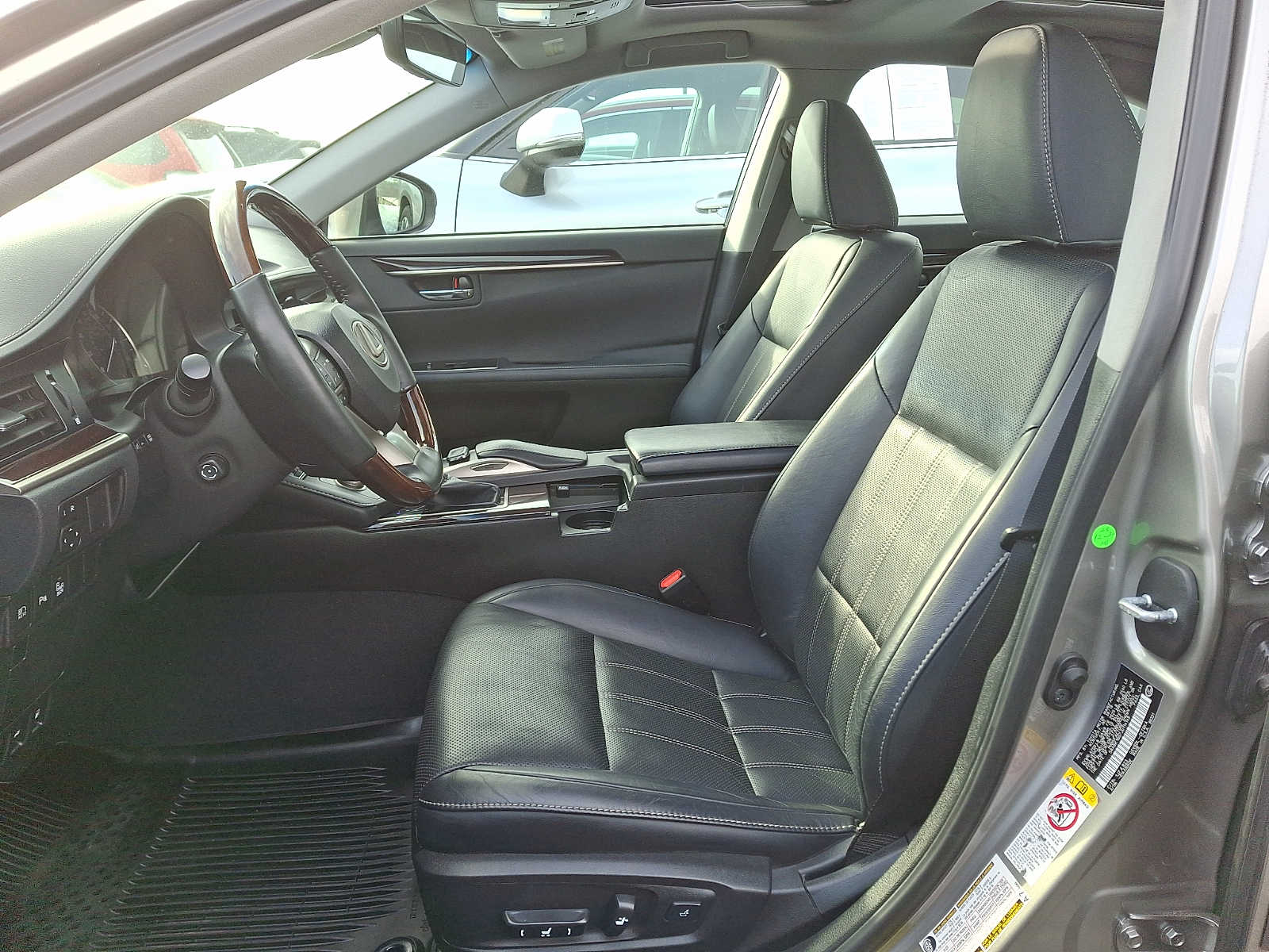 Thumbnail: 2018 Lexus ES - 10