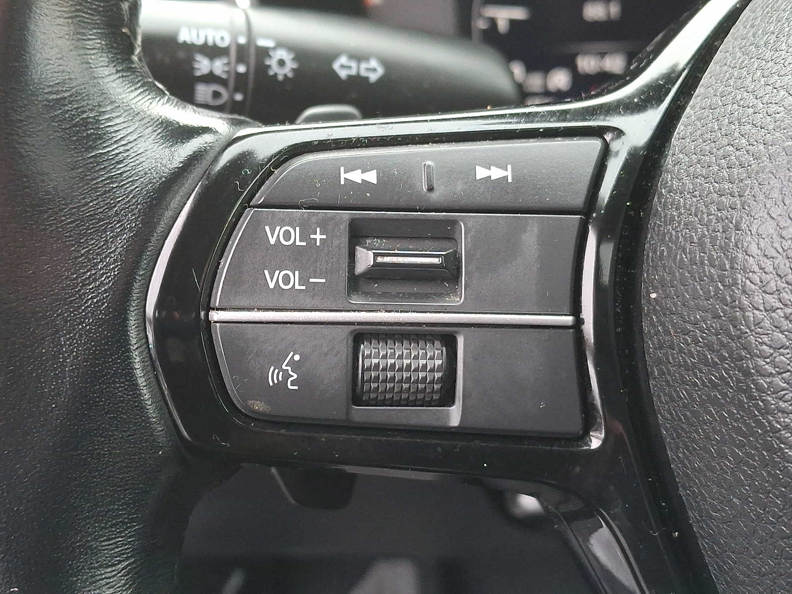 Thumbnail: 2023 Acura Integra - 19