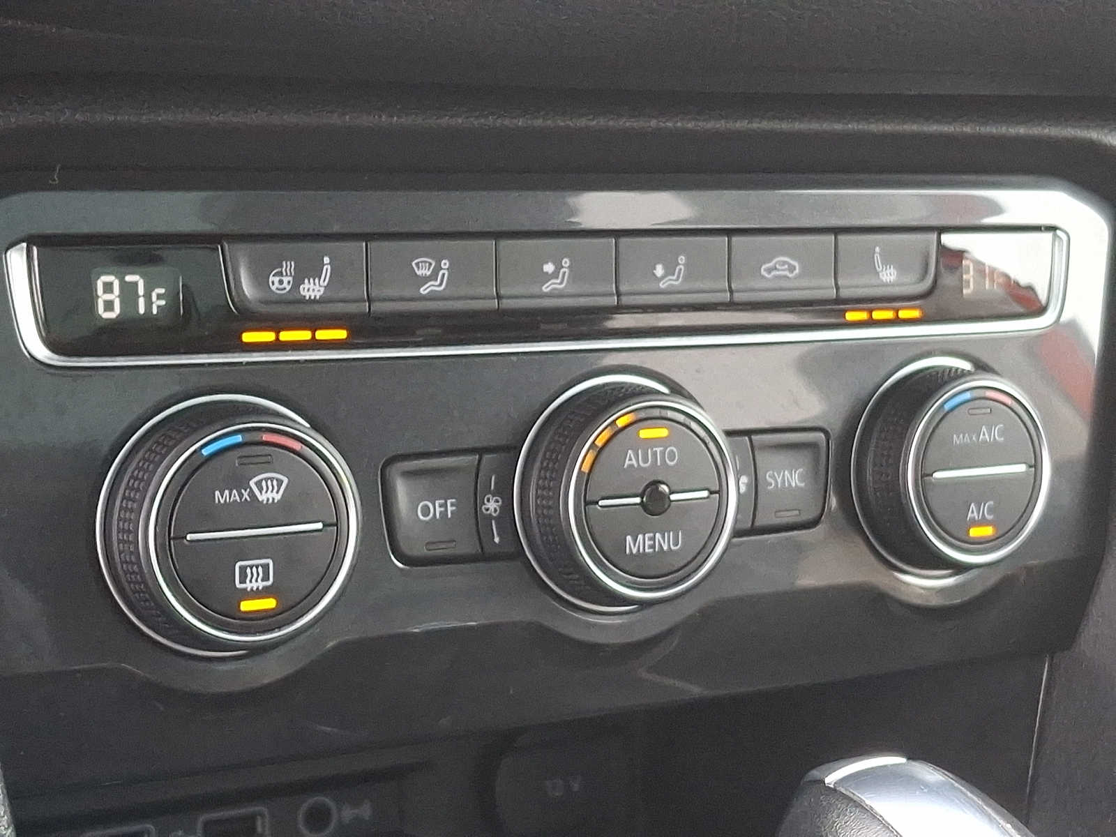 Thumbnail: 2019 Volkswagen Tiguan - 16