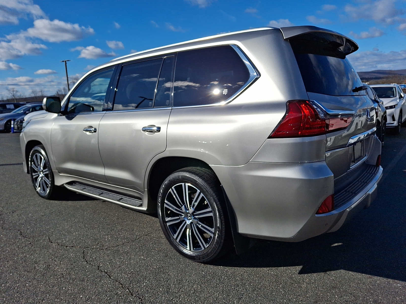 Thumbnail: 2020 Lexus LX - 6