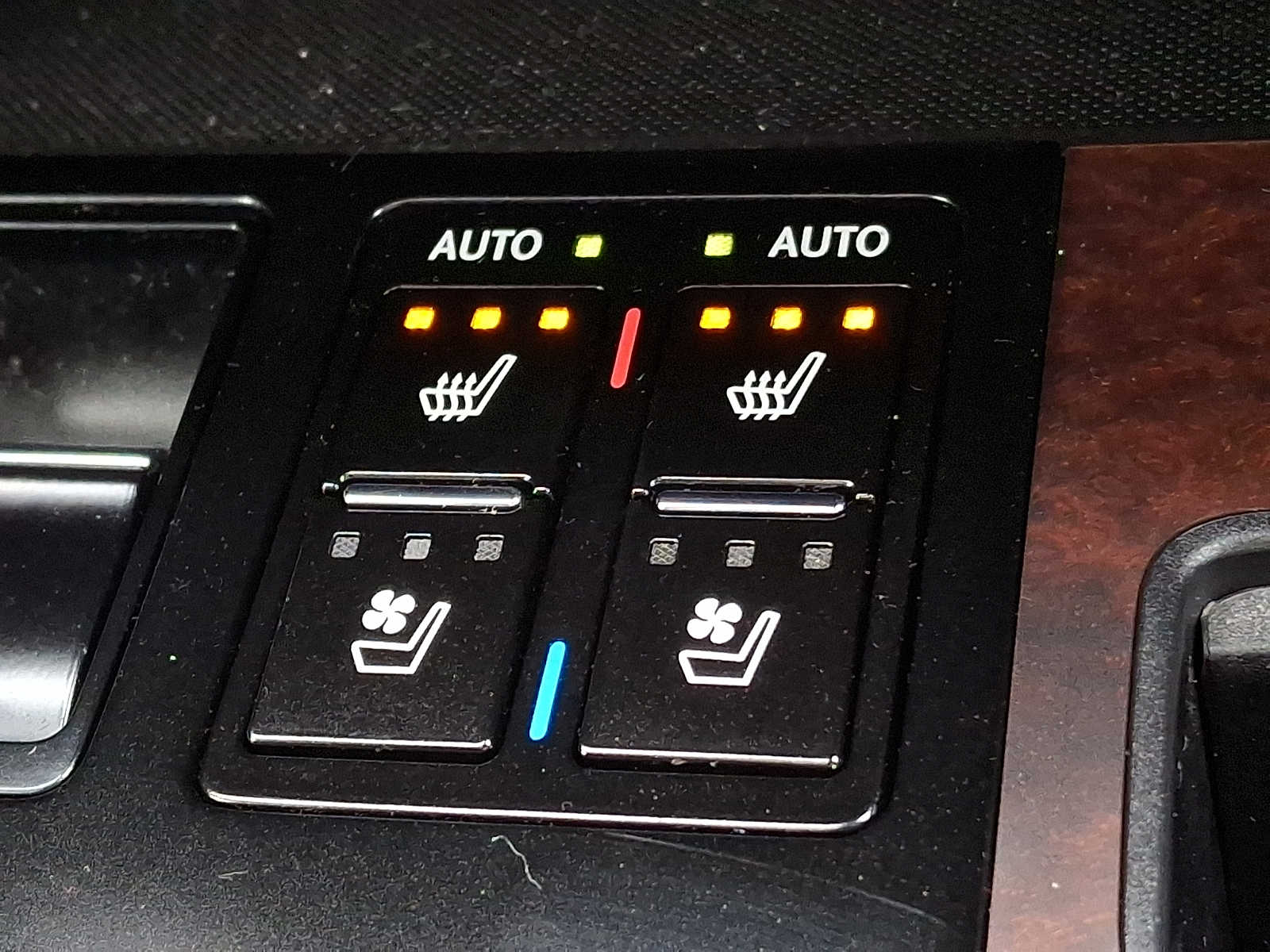 Thumbnail: 2020 Lexus RX - 20