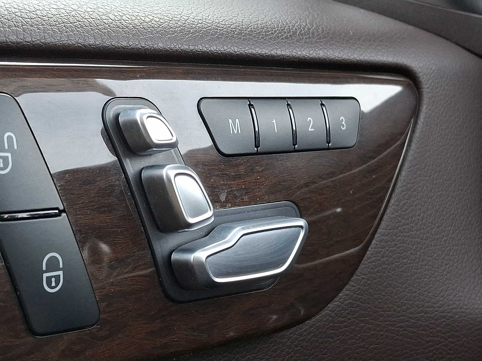 Thumbnail: 2018 Mercedes-Benz GLE - 24