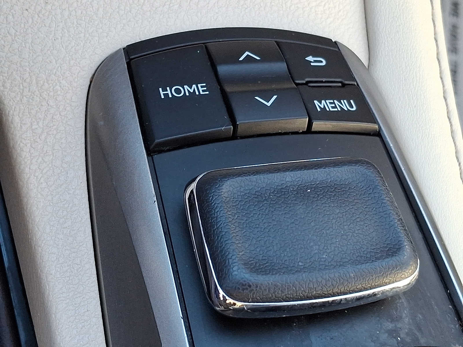 Thumbnail: 2018 Lexus ES - 23