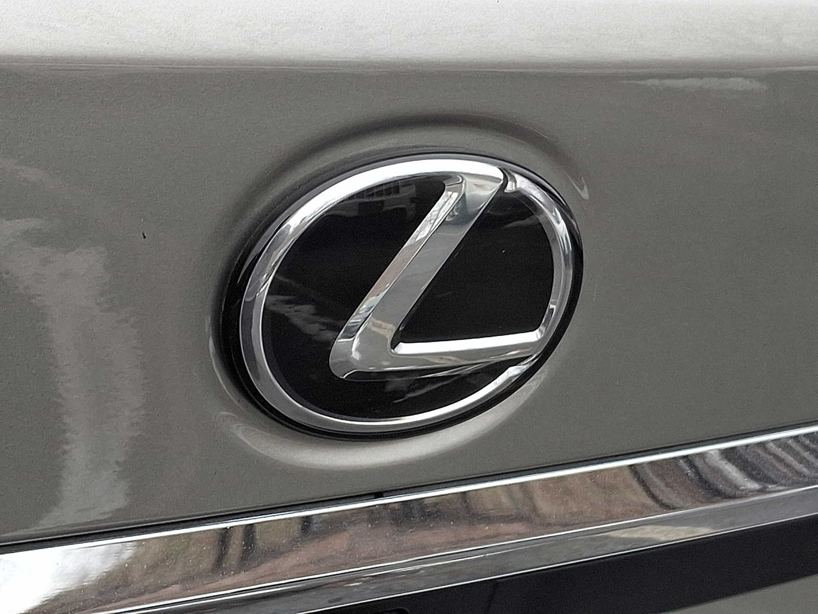 Thumbnail: 2019 Lexus ES - 29