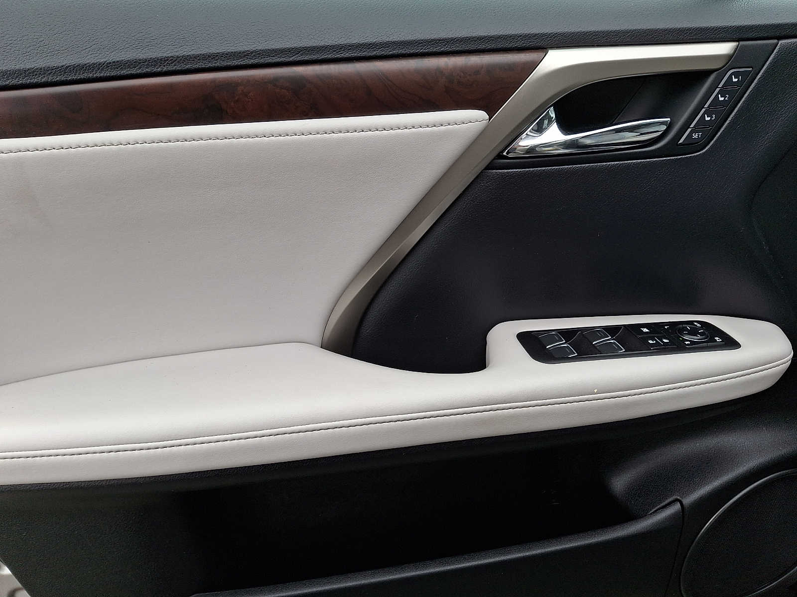 Thumbnail: 2020 Lexus RX - 9