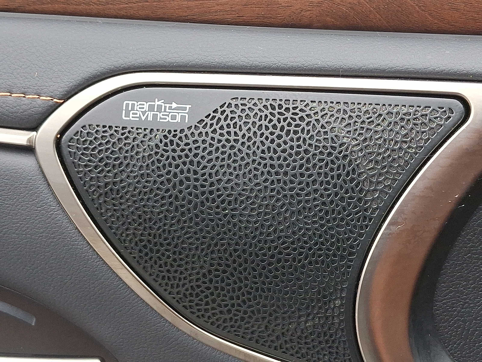 Thumbnail: 2022 Lexus ES - 25