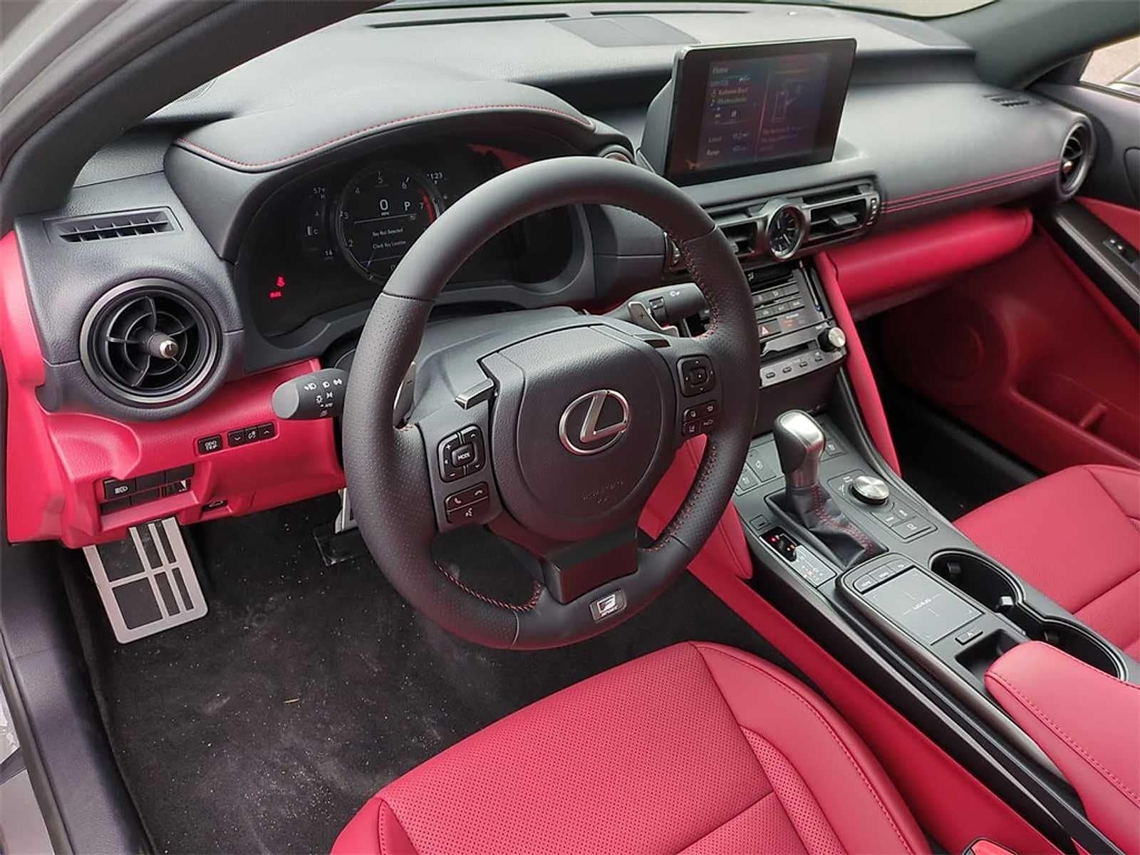 2025 Lexus IS 350 10