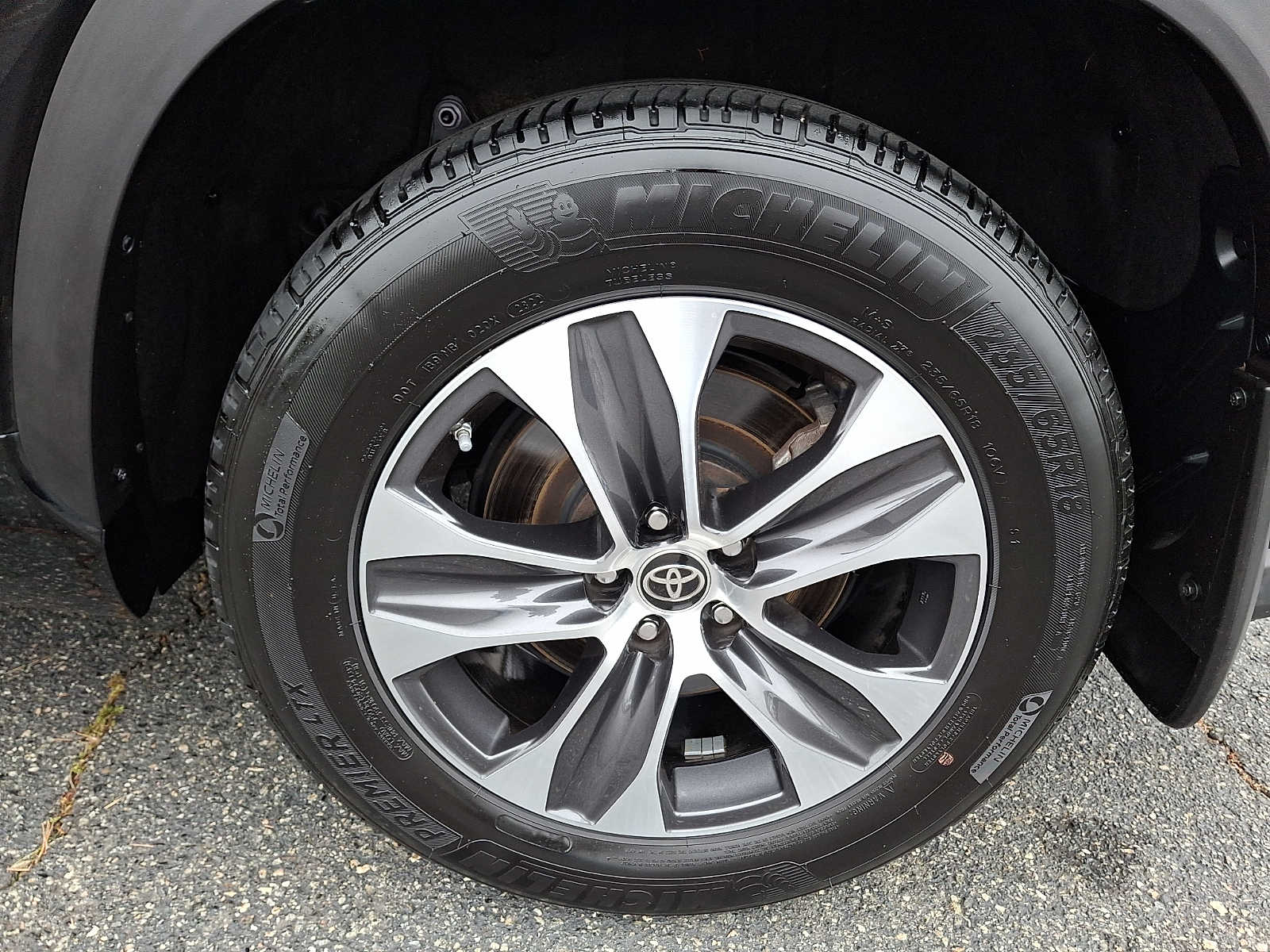 Thumbnail: 2022 Toyota Highlander - 6