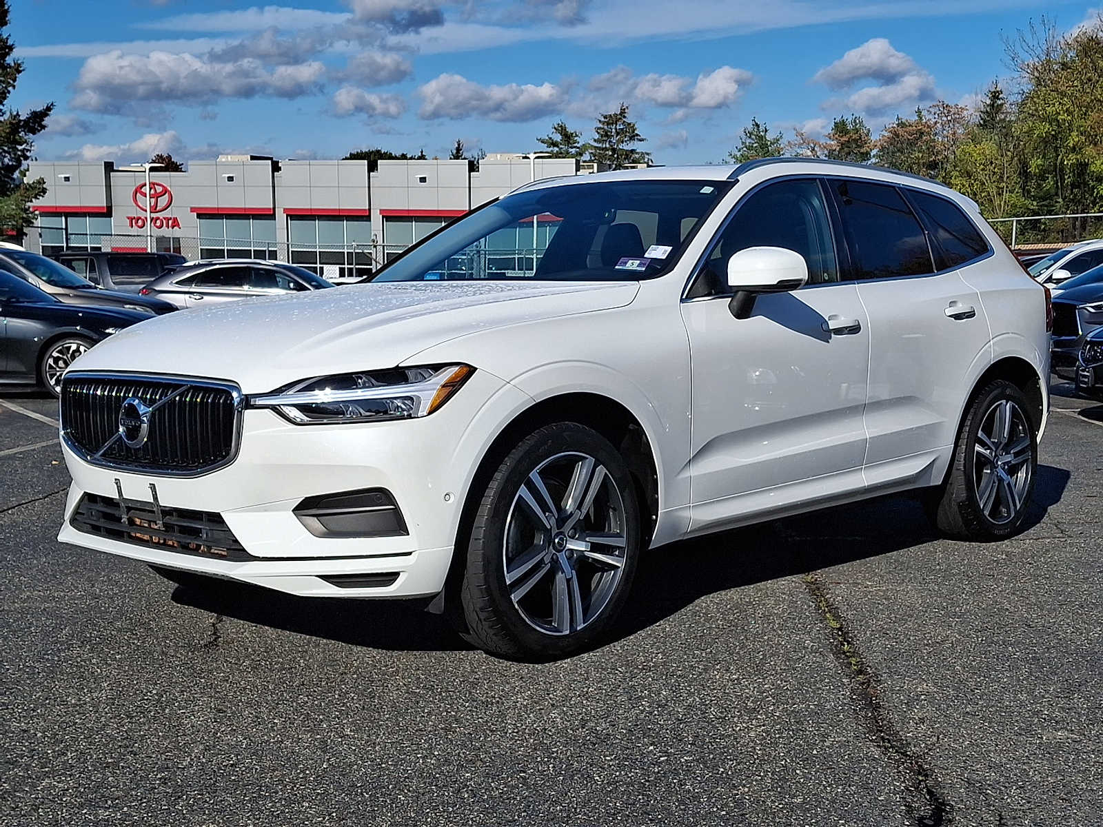 Thumbnail: 2019 Volvo XC60 - 1