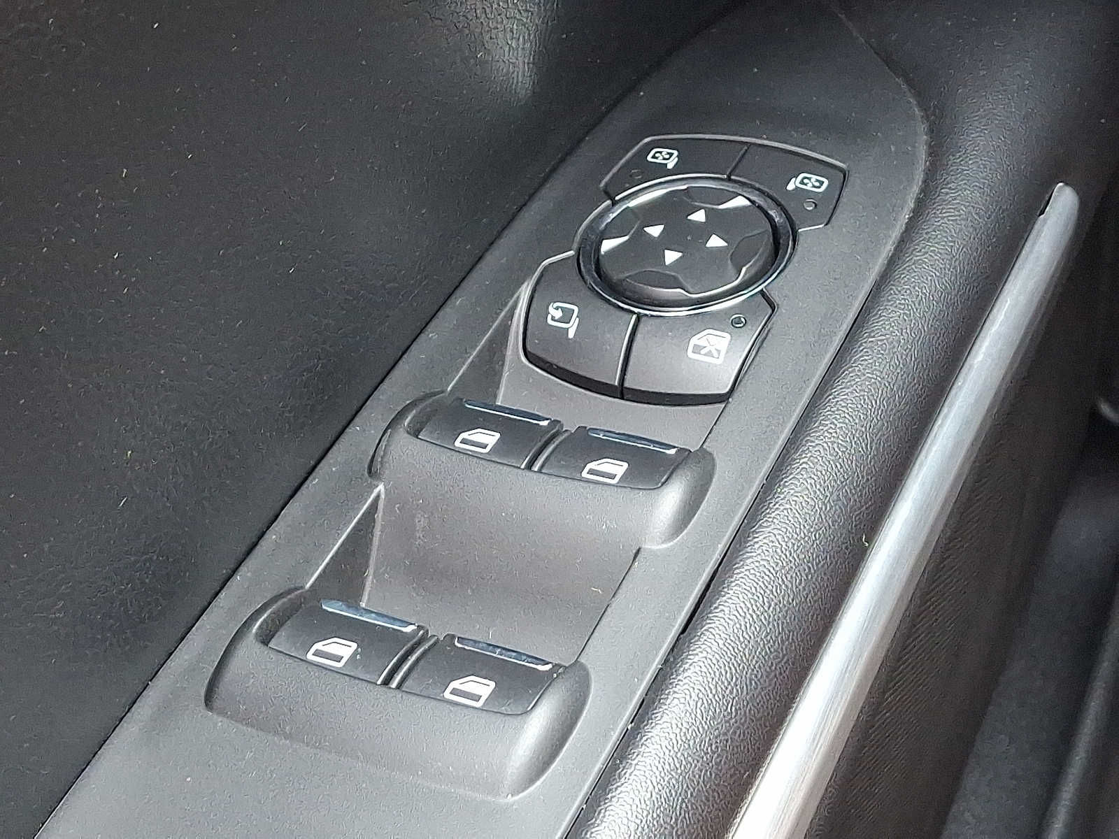 Thumbnail: 2016 Lincoln MKZ - 24