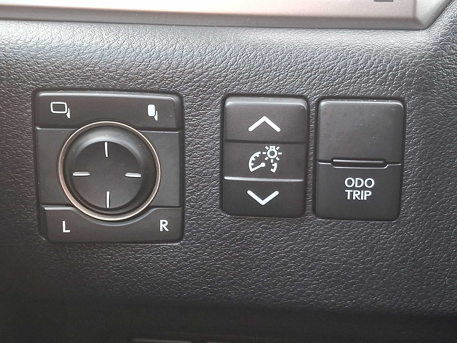 Thumbnail: 2023 Lexus GX - 23