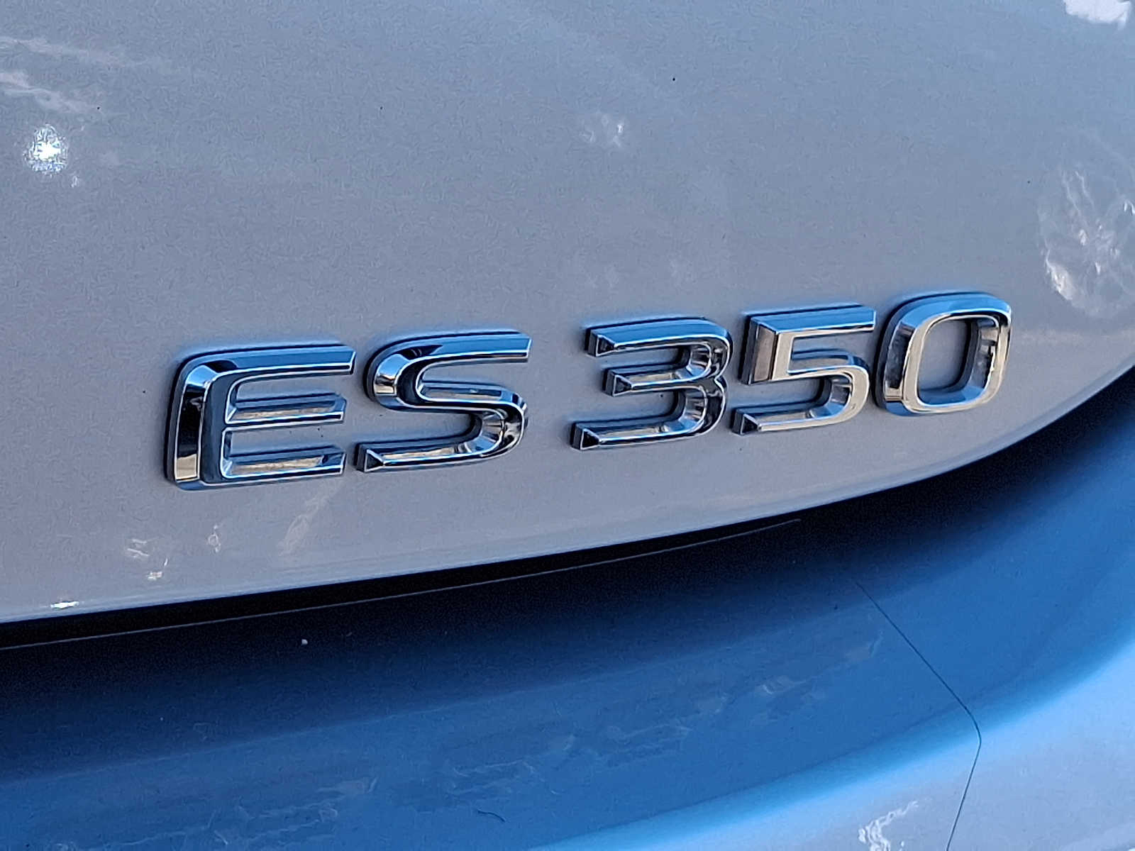 Thumbnail: 2023 Lexus ES - 28