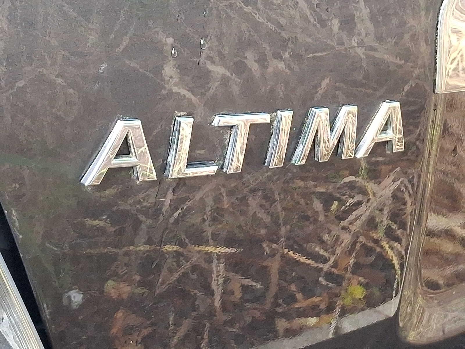 Thumbnail: 2010 Nissan Altima - 25
