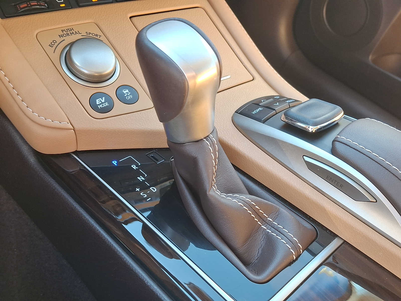 Thumbnail: 2017 Lexus ES - 13