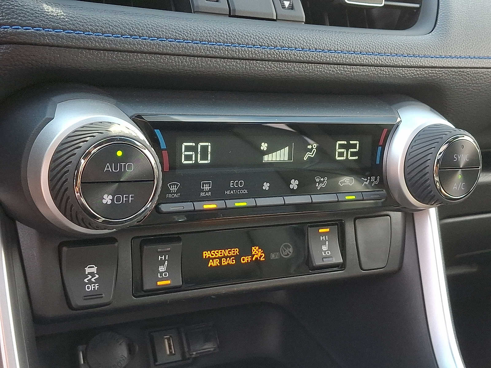 Thumbnail: 2020 Toyota RAV4 - 15