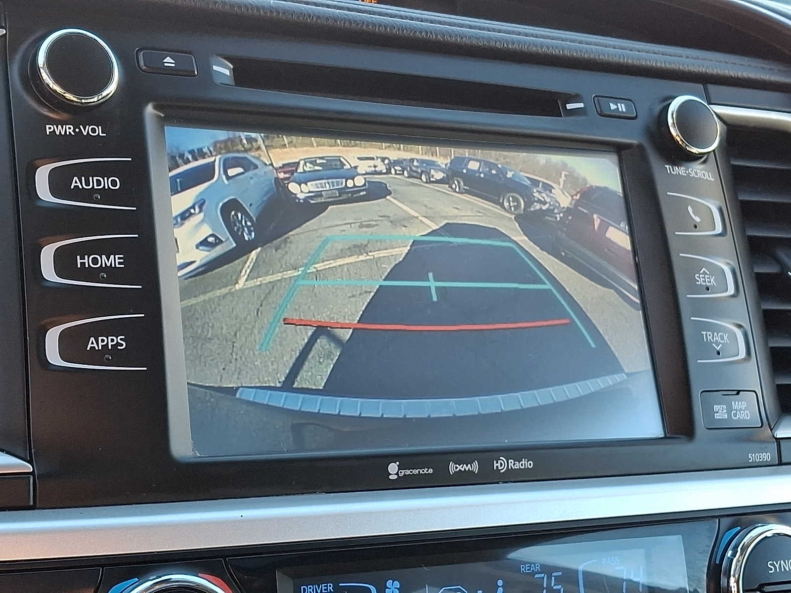 Thumbnail: 2019 Toyota Highlander - 16