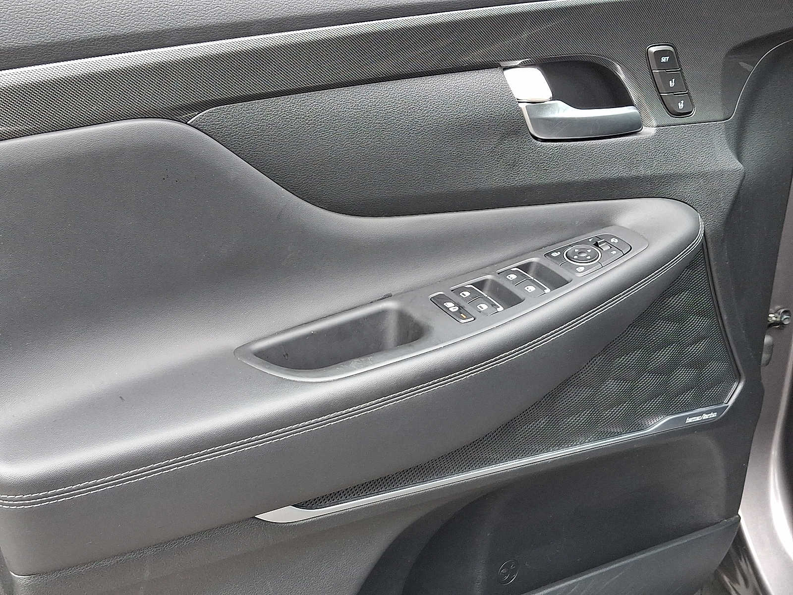 2022 Hyundai Santa Fe Limited 9