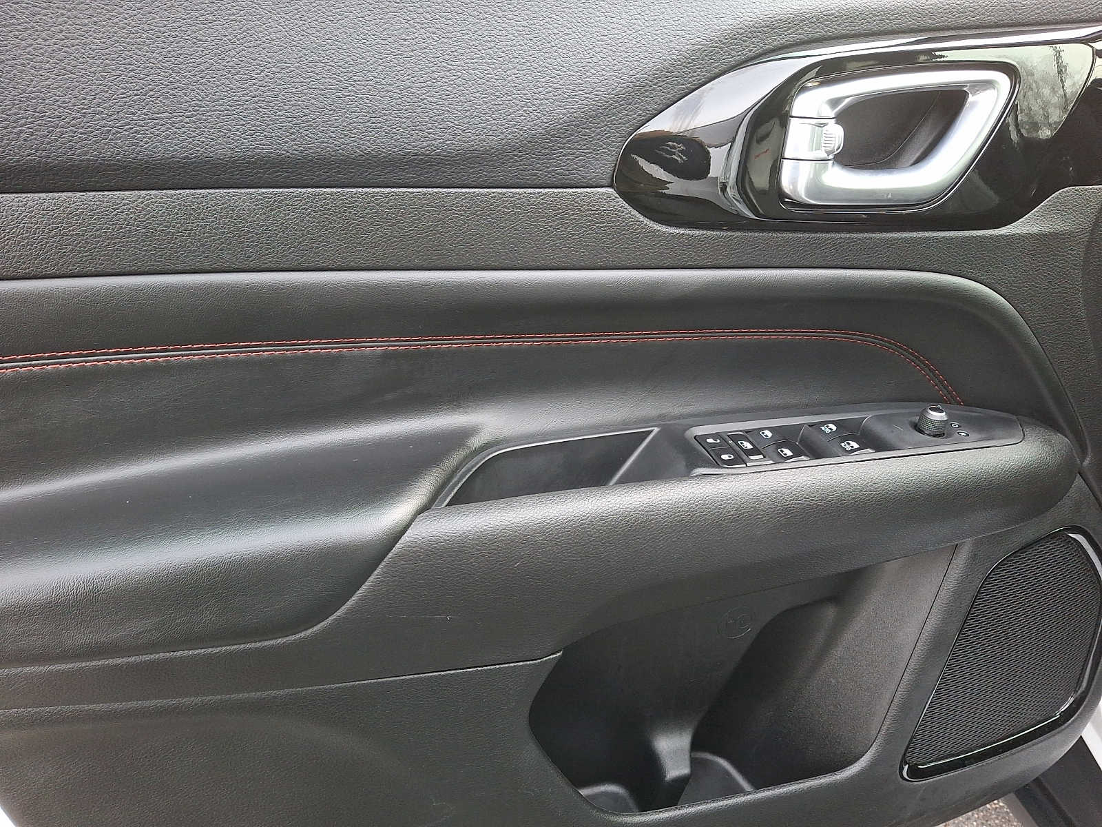 Thumbnail: 2024 Jeep Compass - 9