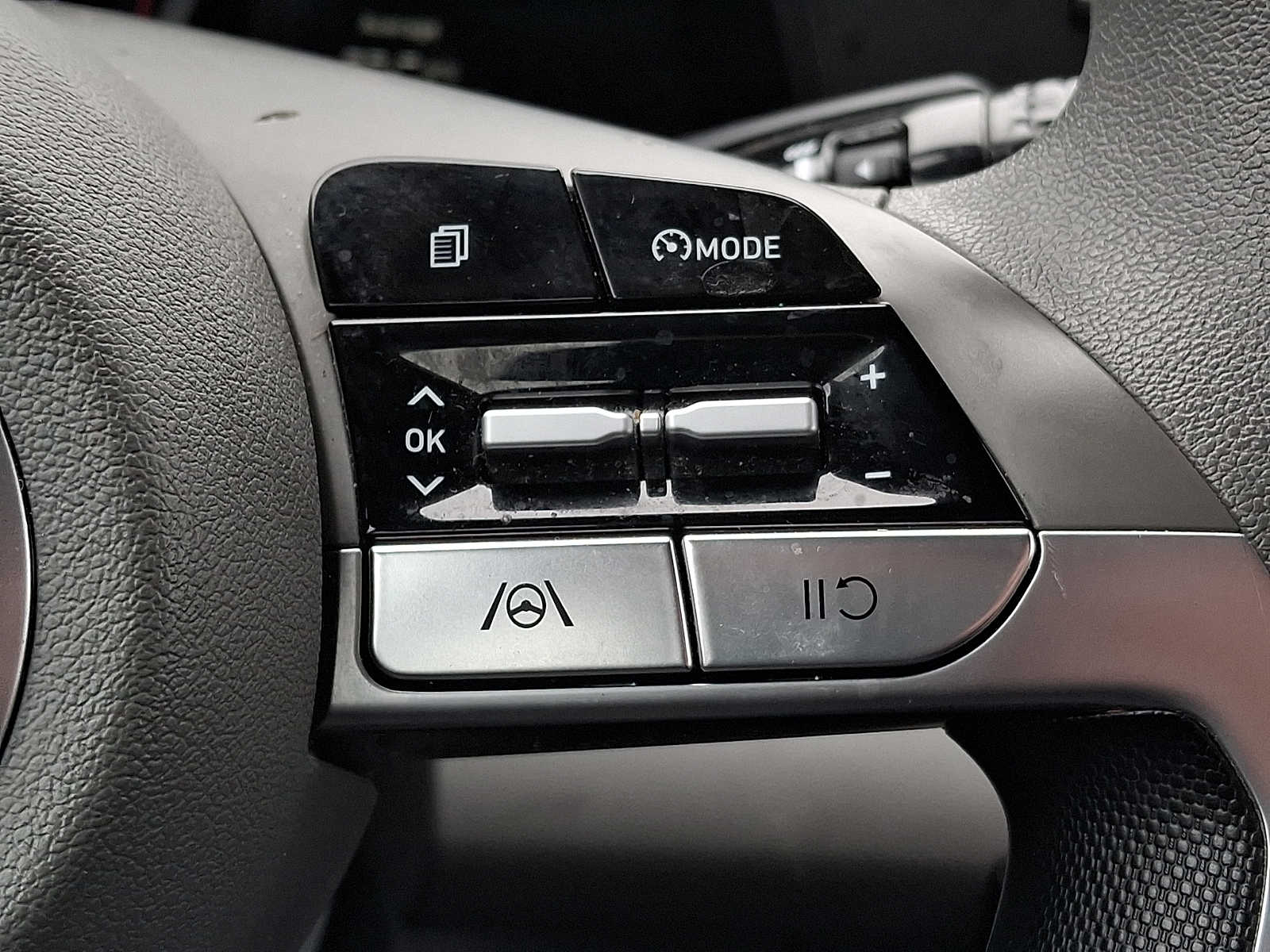 Thumbnail: 2023 Hyundai Elantra - 19