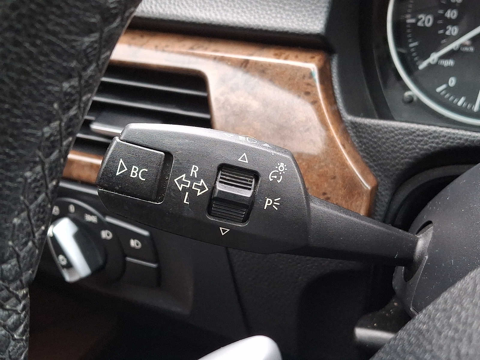 Thumbnail: 2010 BMW 3 Series - 19