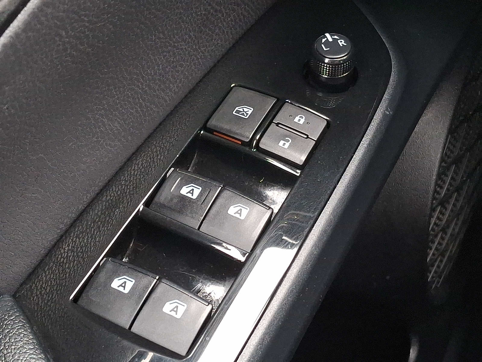 Thumbnail: 2017 Toyota Prius Prime - 23