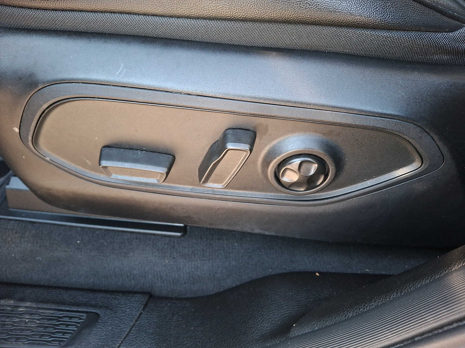 Thumbnail: 2024 Jeep Grand Cherokee L - 10