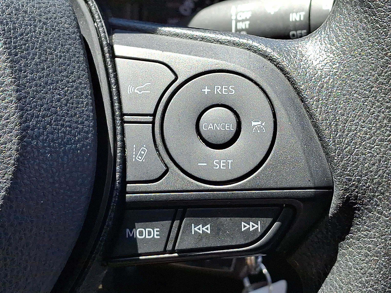 2020 Toyota RAV4 LE 17