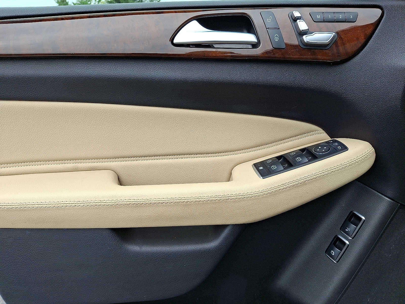 Thumbnail: 2017 Mercedes-Benz GLS - 9