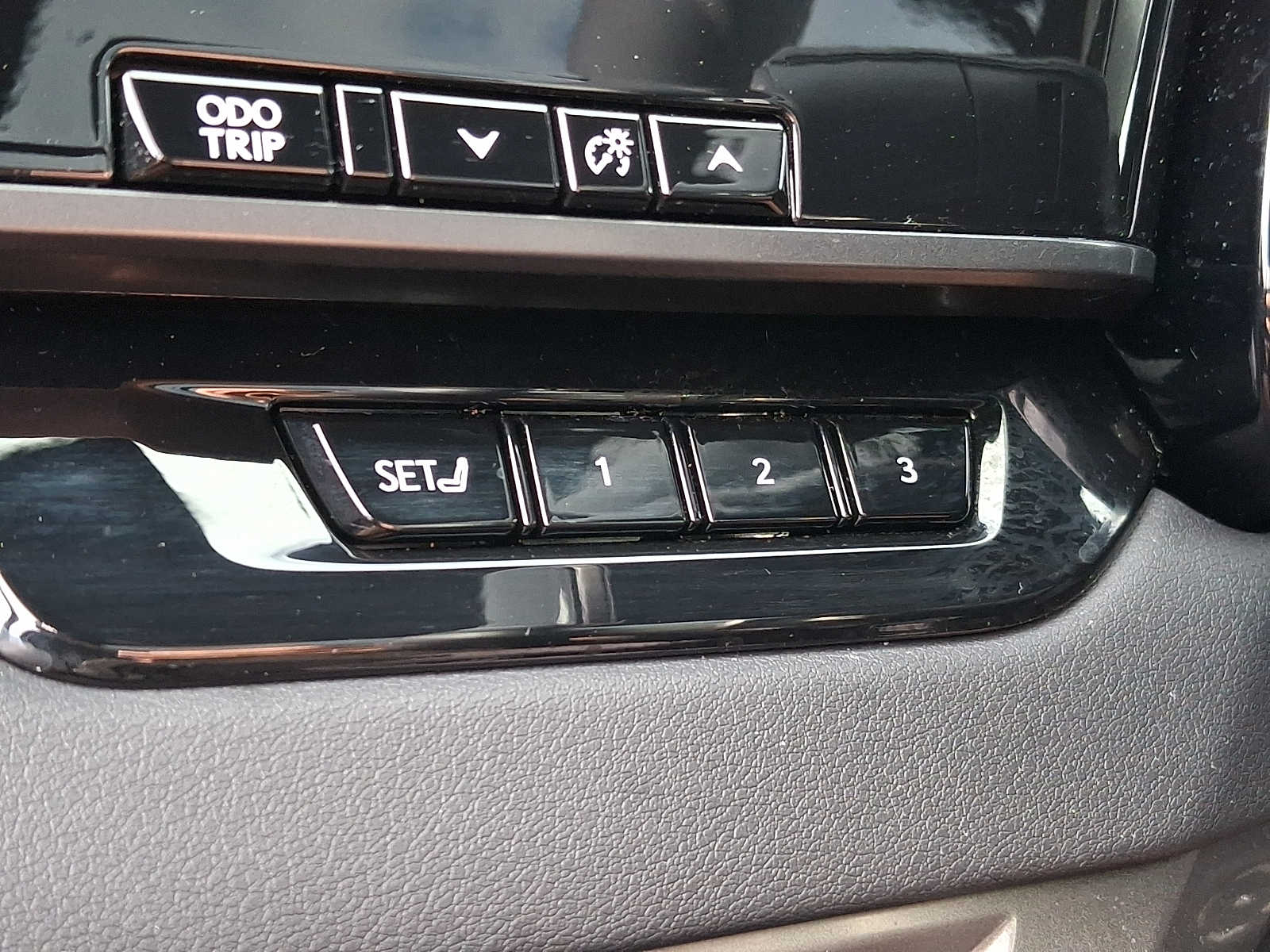 Thumbnail: 2023 Lexus RX - 23