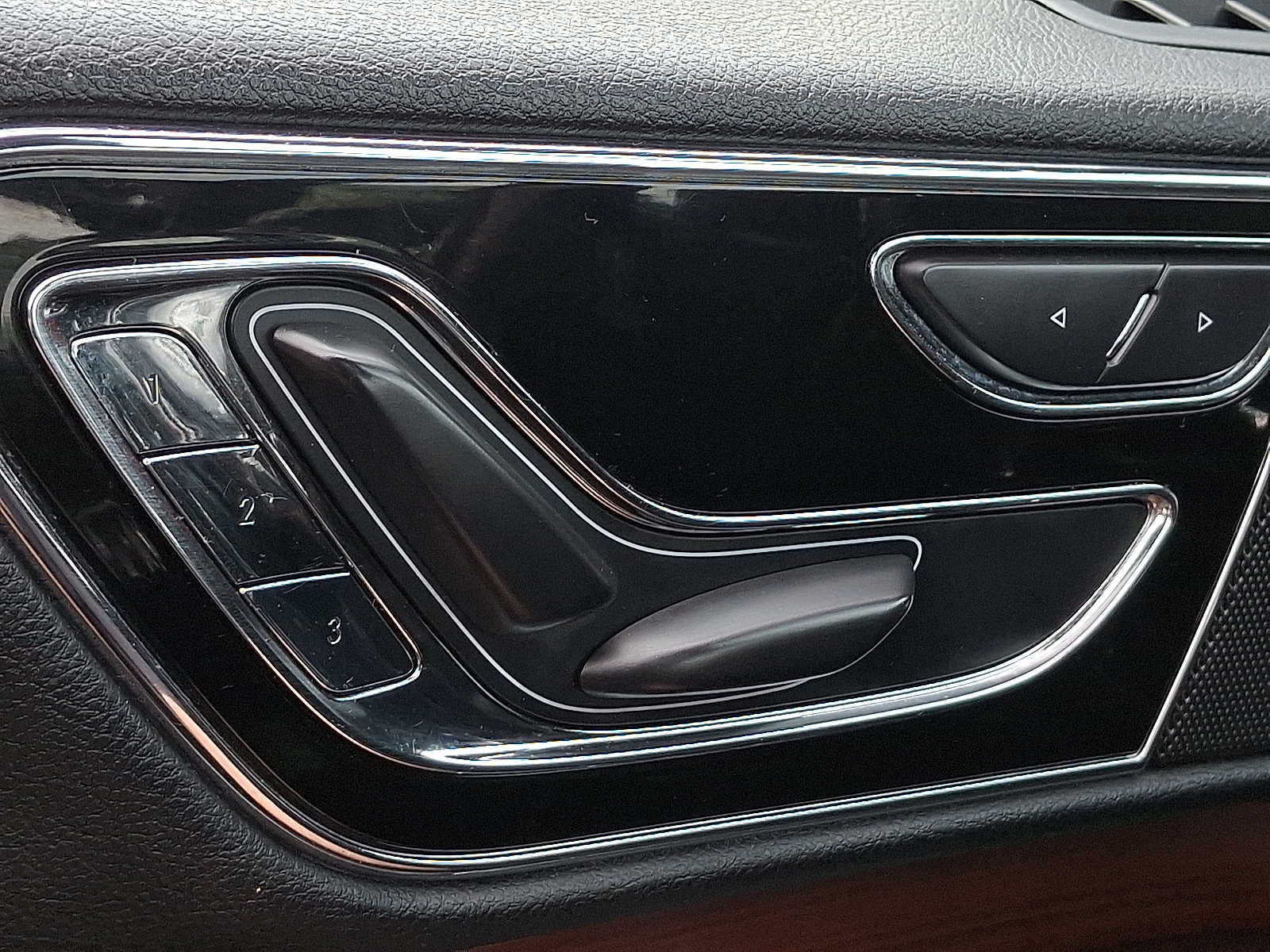 Thumbnail: 2018 Lincoln Navigator - 24