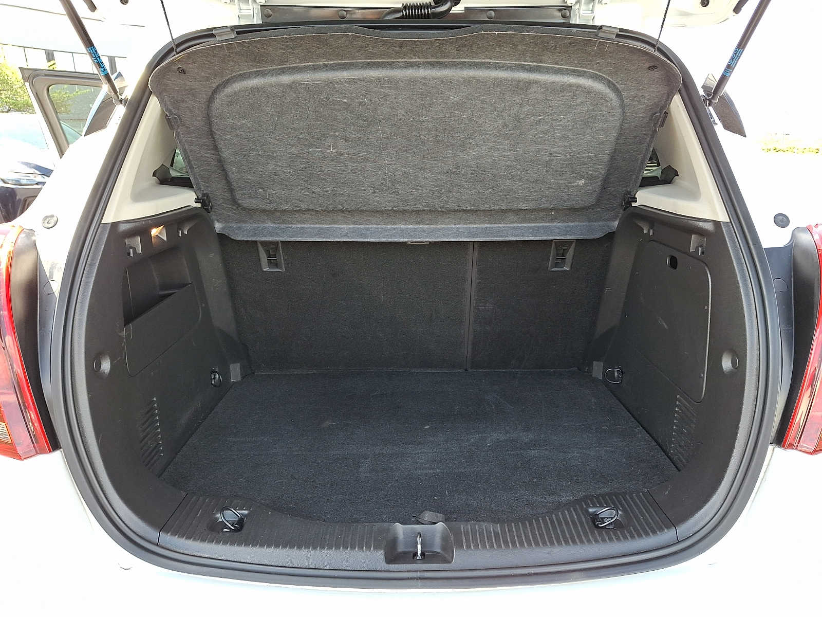 Thumbnail: 2019 Buick Encore - 27