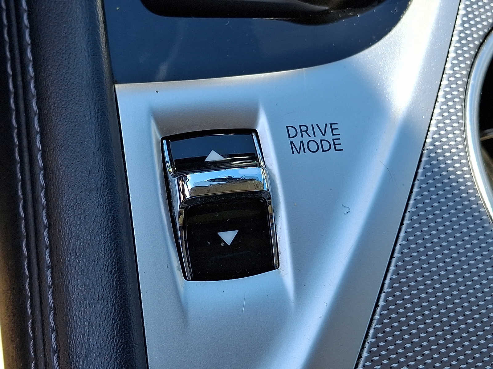 Thumbnail: 2014 INFINITI Q50 - 21