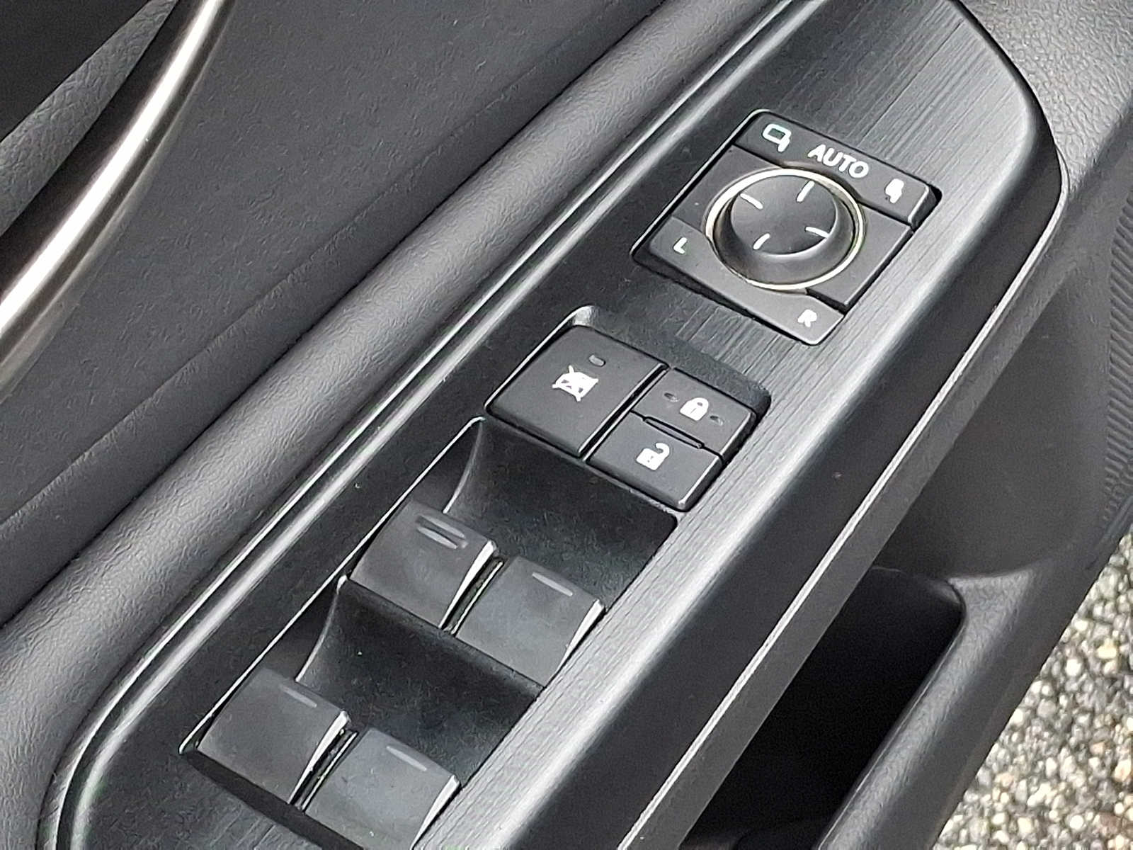 Thumbnail: 2020 Lexus ES - 23