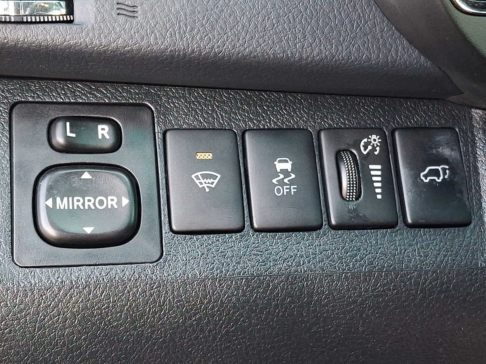 Thumbnail: 2013 Toyota Highlander - 24