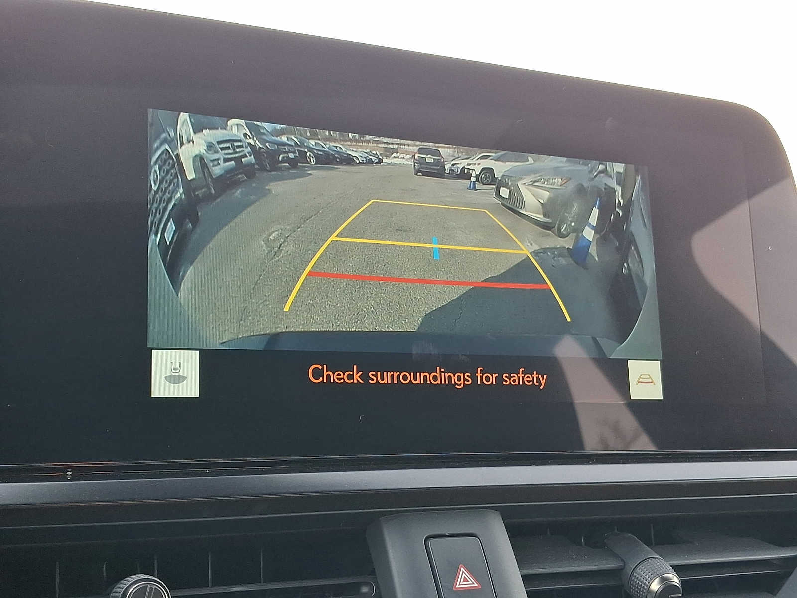 Thumbnail: 2023 Lexus UX - 15