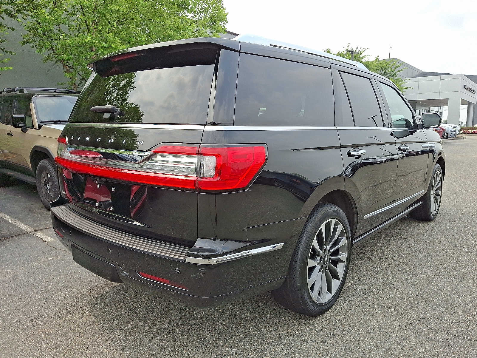 Thumbnail: 2018 Lincoln Navigator - 4