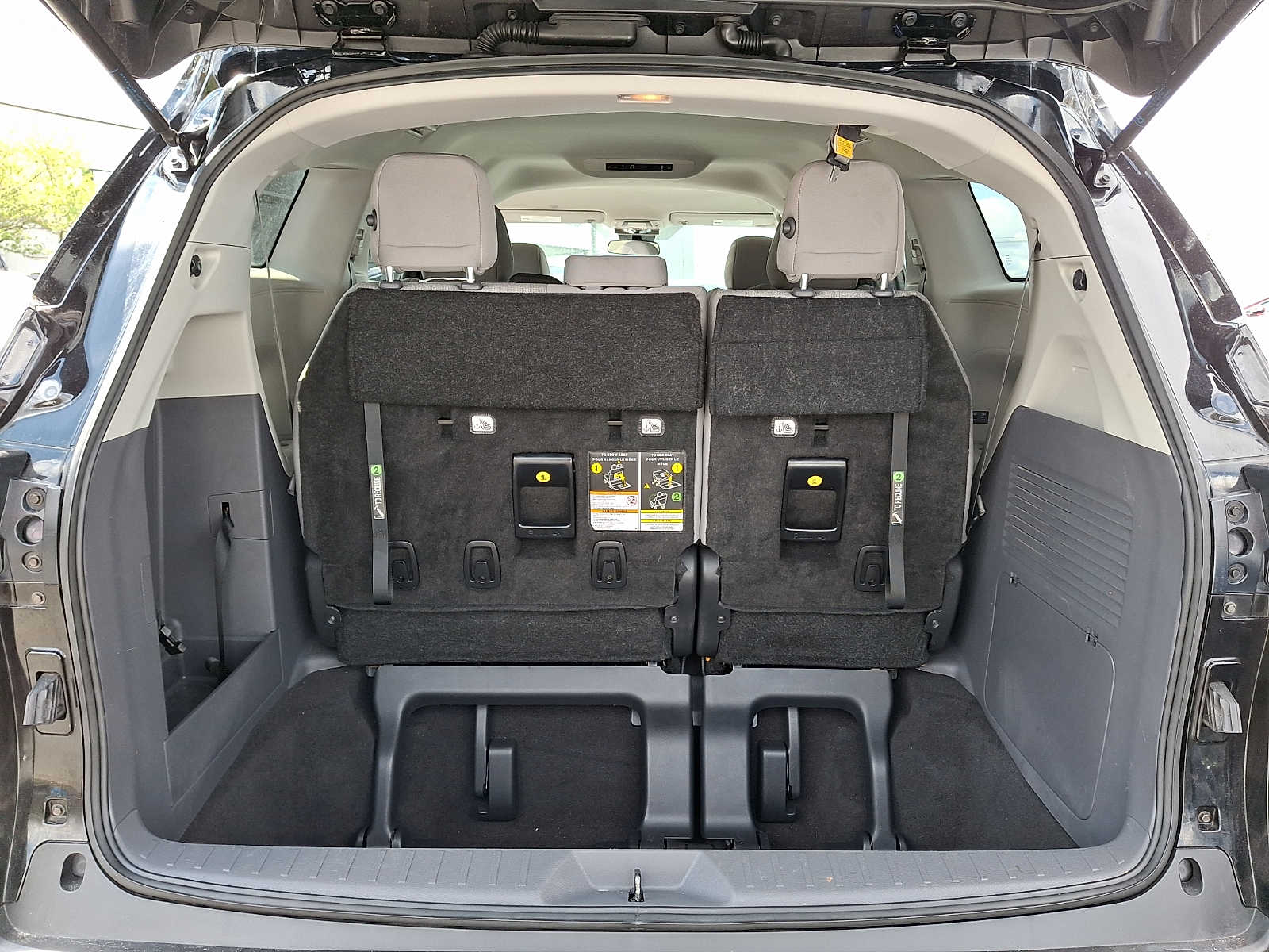 Thumbnail: 2023 Toyota Sienna - 26