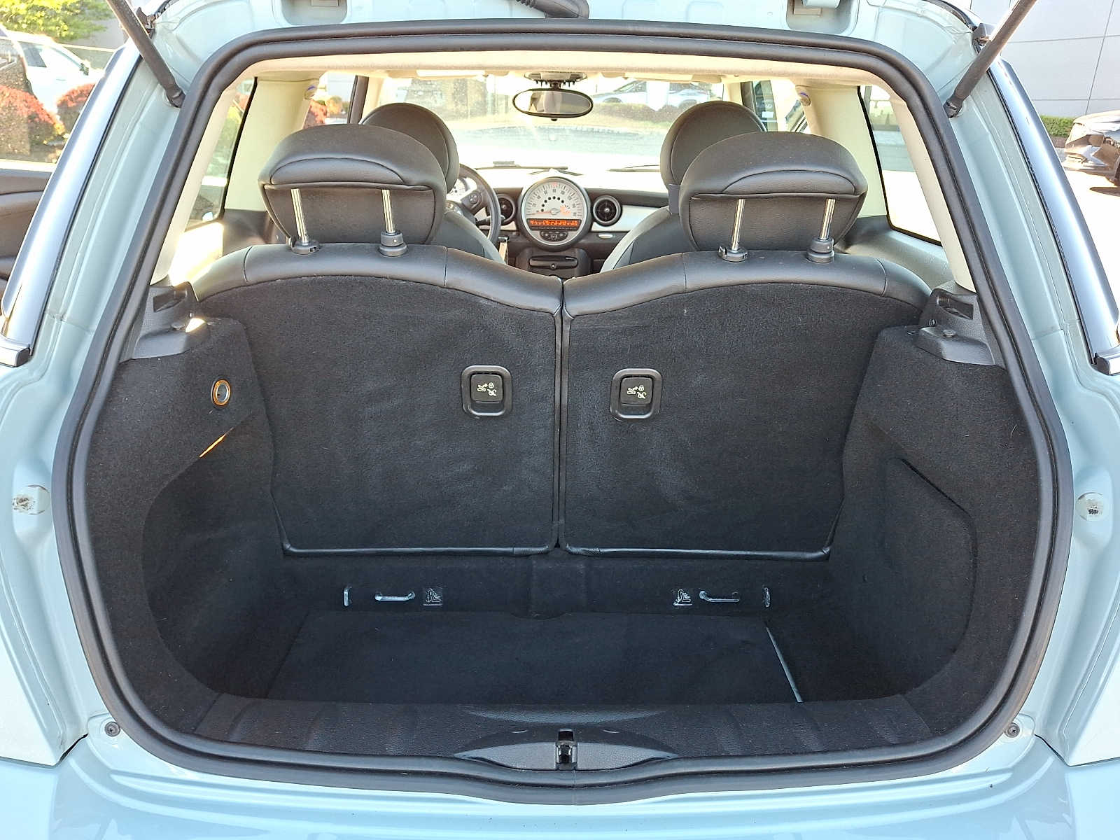 Thumbnail: 2013 MINI Cooper Hardtop - 27