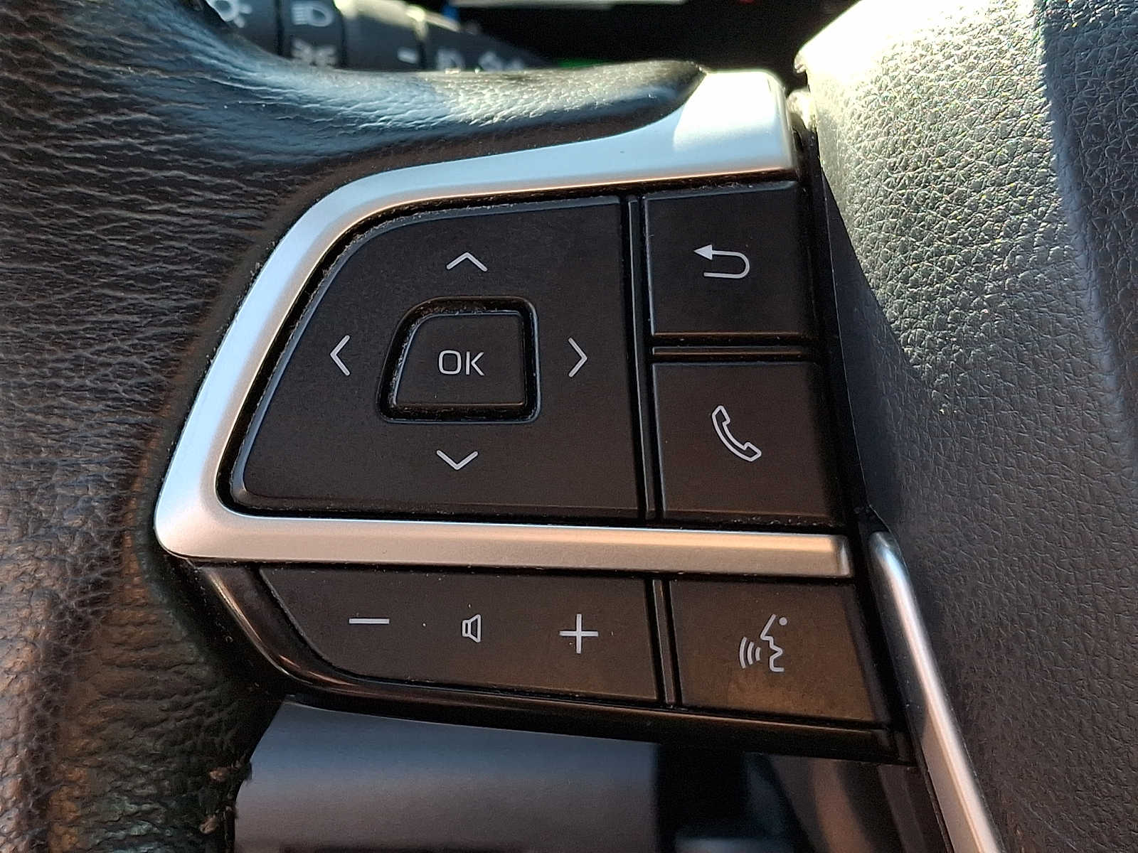 Thumbnail: 2024 Toyota Sienna - 18